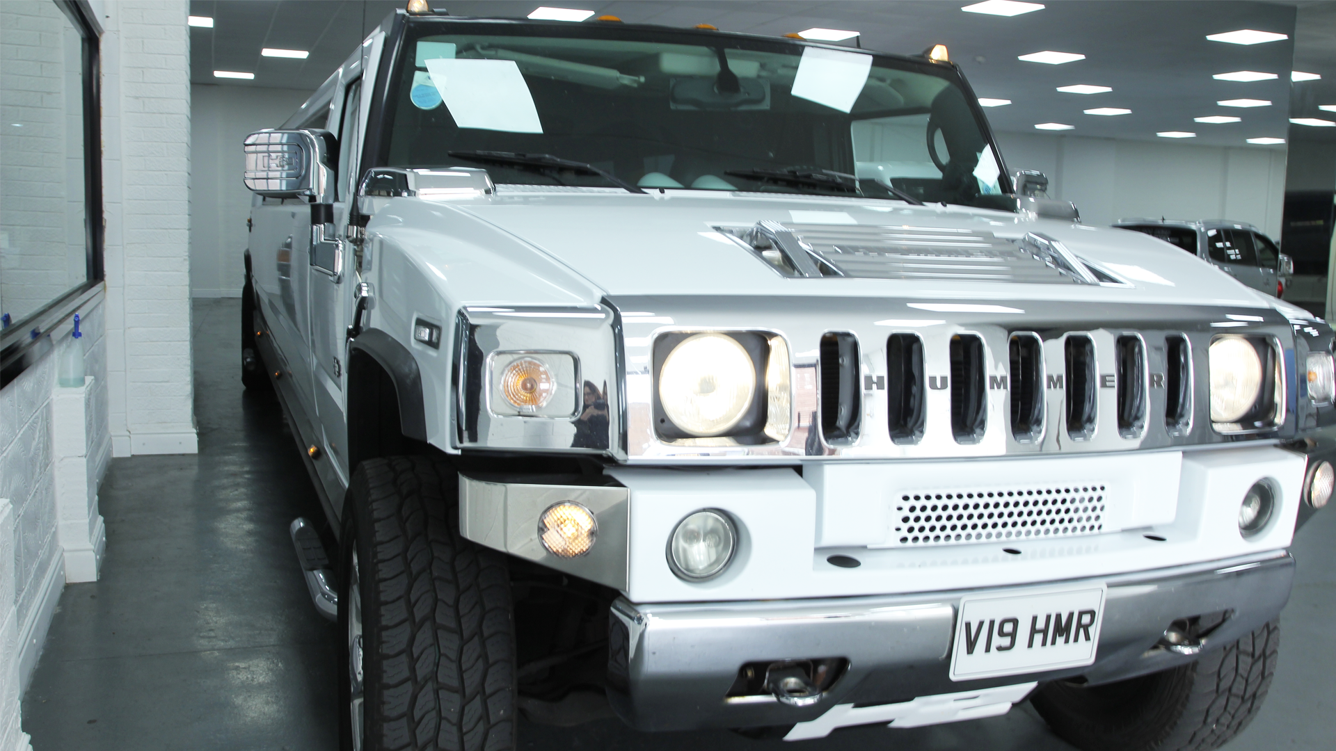 H2 Hummer White V2